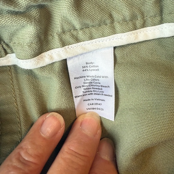 Talbots 10 Slim Cargo Pants Olive Green EUC - Picture 9 of 10